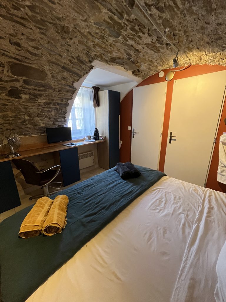 chambre baignoire sommeil envoûtant maison hôtes gard