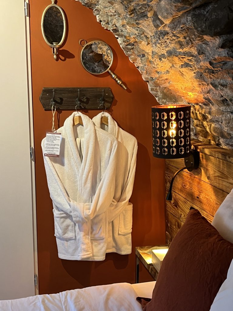 chambre baignoire sommeil envoûtant maison hôtes gard